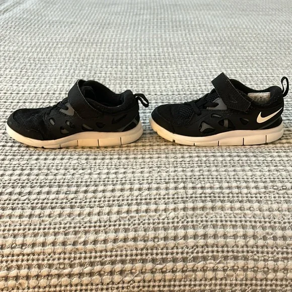 Nike Free Run 2 Black White - DA2692-004 - Picture 5 of 10